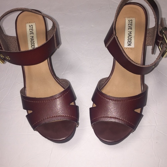 𝅺Steve Madden wynola leather wedges sandals 7.5 - Picture 2 of 4